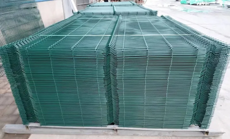 A strong and durable fencing solution made from high-quality welded steel wires with a 3D V-shaped profile for extra strength and rigidity